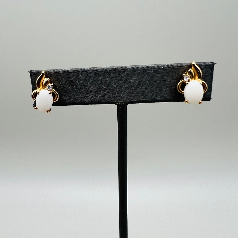 Vintage Clip On Earrings Oval Cabochon Yellow Gold Tone Rhinestone‎ Accent